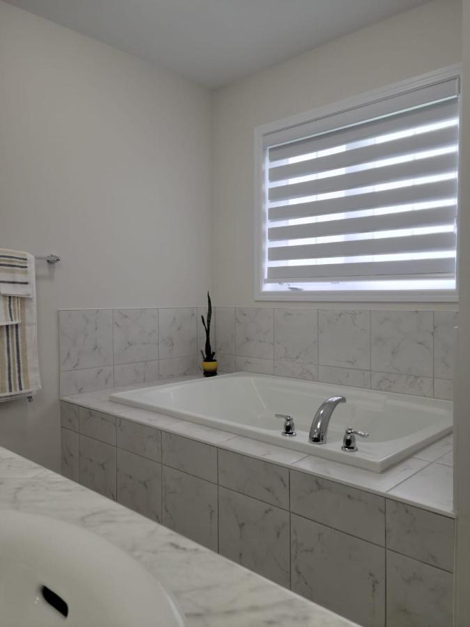 索罗尔德Niagara- Beautiful Cozy Sunfilled Big Complete House Minutes Drive From Falls别墅 外观 照片